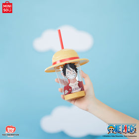 Miniso X One Piece Classic Collection Hat Plastic Tumbler with Straw Botol Minum Plastik Tutup Topi Luffy Tumblr 640ml Kitchenware Water Bottles
