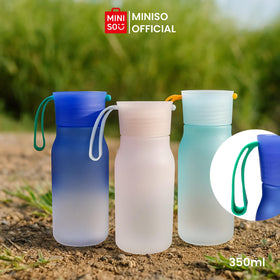 Miniso Gradient Color Plastic Bottle with Strap Botol Minum Air Plastik Olahraga Perjalanan 350mL
